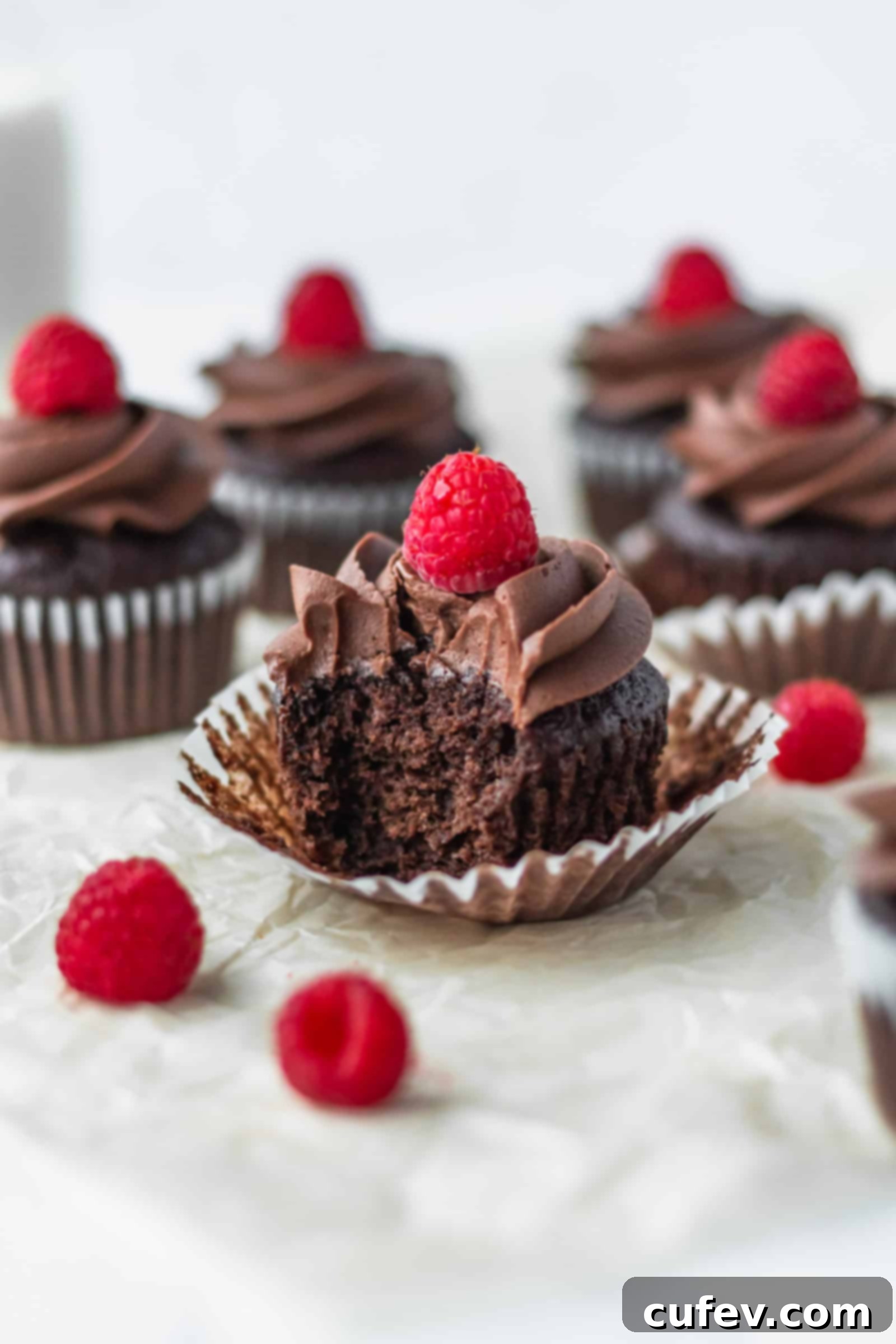 The perfect chocolate cupcakes for your vegan Valentine on Valentine’s Day! #chocolatecupcakes #bananacupcakes #valentinesdaydessert #veganvalentinesday #vegancupcakes