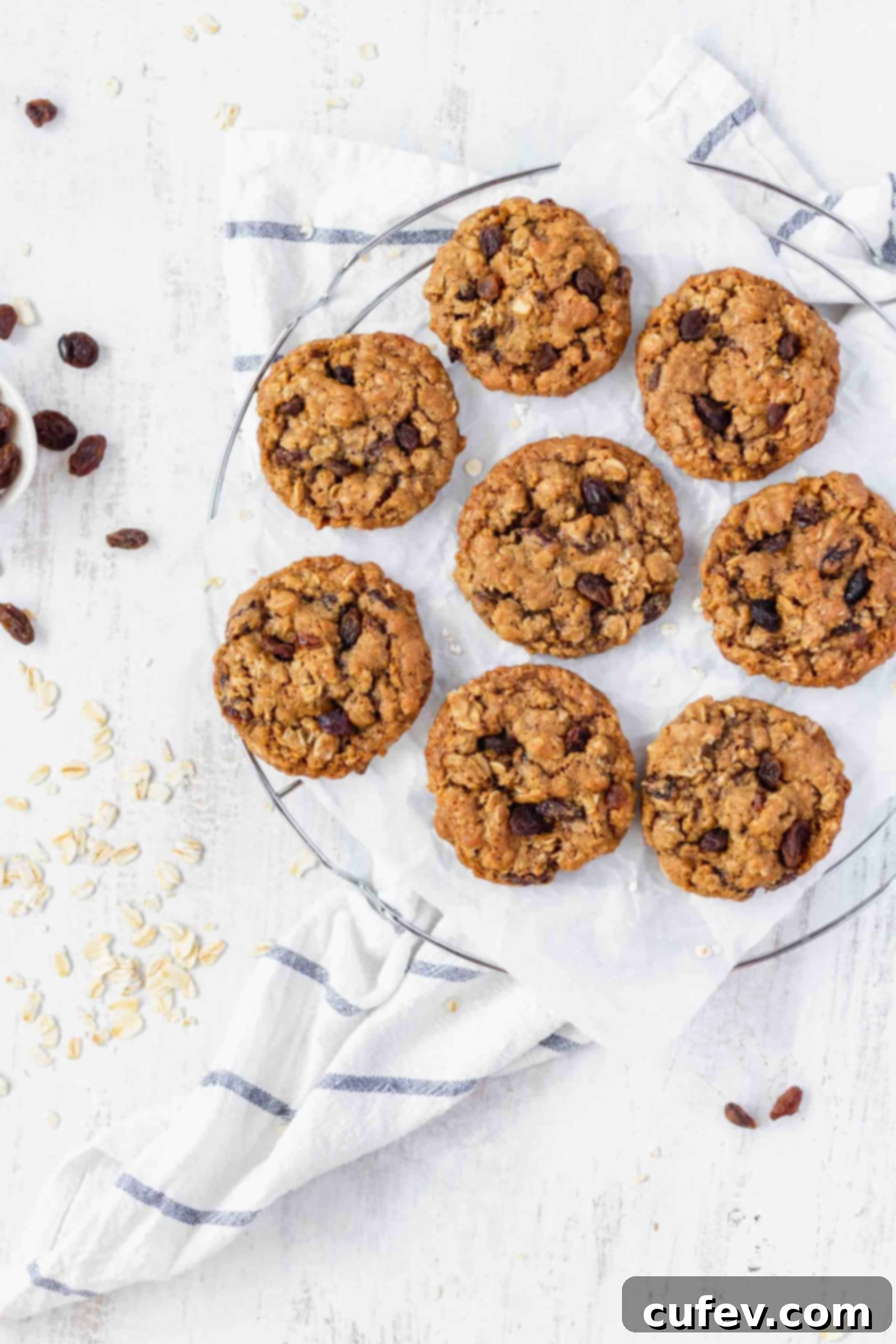 Oatmeal raisin cookies