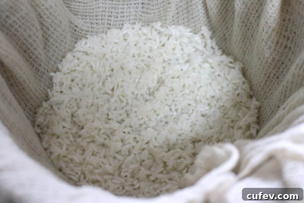 Thai sticky rice (Khao Niao) soaking in water